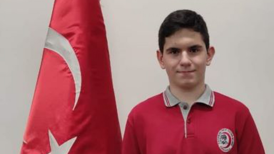 2022 LGS Türkiye 1'incisi olan Alp ERSOY Galatasaray Lisesi öğrencisi oldu.